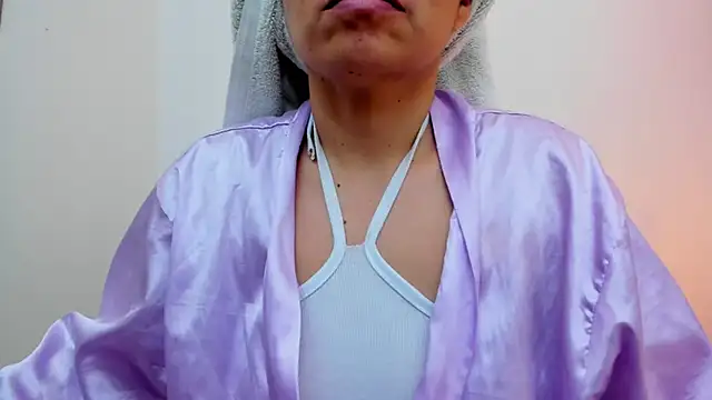 Snapshot of Sofia_Walke1 chatting on October 18, 12:01 am Sofia Walke1 online show from October 18, 12:01 am