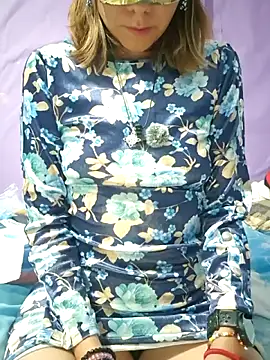 Lunababymylove online show from December 19, 2:26 am