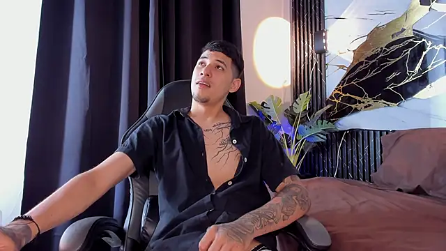 kyle smithxx online show from December 13, 10:27 pm