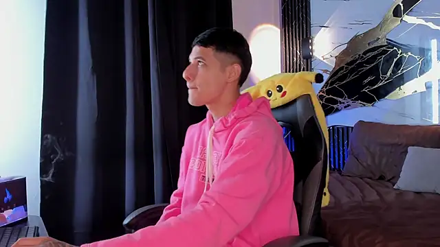 kyle smithxx online show from December 15, 5:02 am