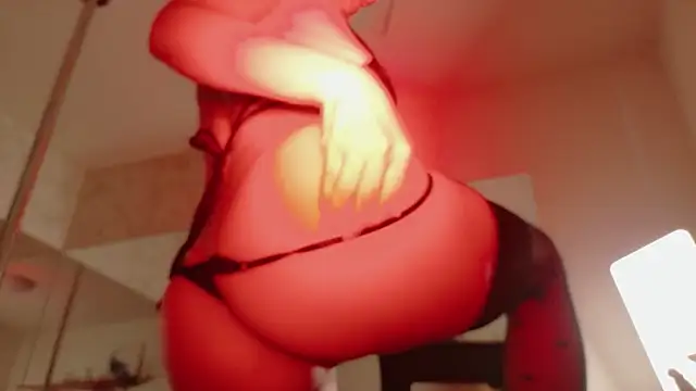 Snapshot of Sumaq_moon chatting on June 29, 1:23 am Sumaq moon online show from June 29, 1:23 am