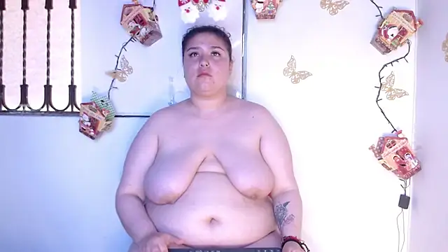 Snapshot of LennaTurnerr chatting on December 3, 10:34 pm LennaTurnerr online show from December 3, 10:34 pm