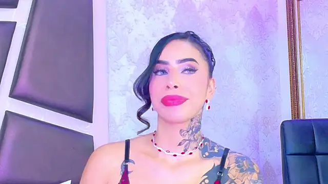 GiahDaniels online show from May 14, 4:20 am