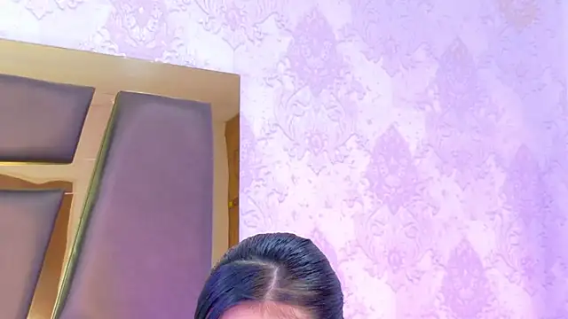 GiahDaniels online show from March 31, 1:29 am