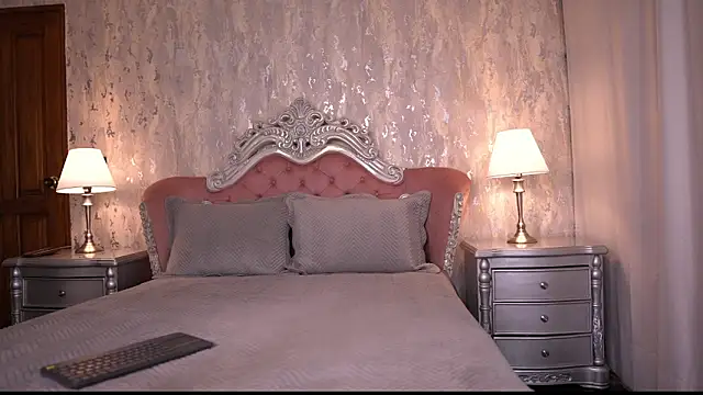 Snapshot of AngelineConnor chatting on September 26, 11:00 pm AngelineConnor online show from September 26, 11:00 pm