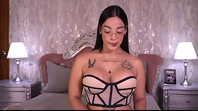 AngelineConnor online show from June 26, 10:15 pm