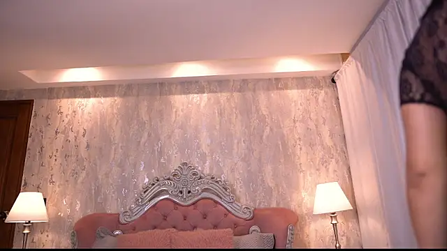 AngelineConnor online show from February 1, 8:18 pm