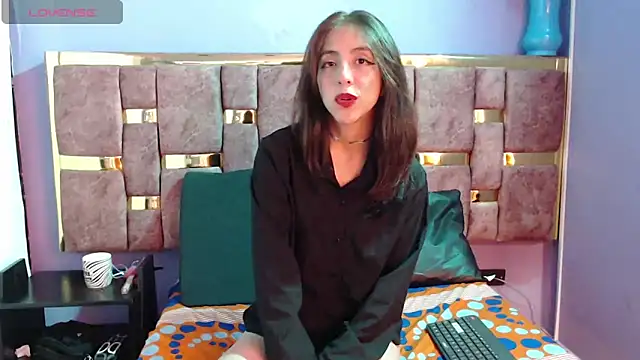 Snapshot of ling_ling24 chatting on March 5, 9:16 am ling ling24 online show from March 5, 9:16 am