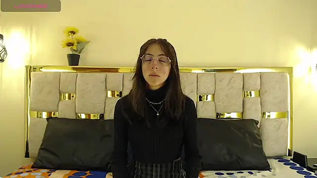 Snapshot of ling_ling24 chatting on March 18, 3:12 am ling ling24 online show from March 18, 3:12 am