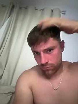 Snapshot of Billyval98@xh chatting on May 4, 10:01 pm Billyval98xh online show from May 4, 10:01 pm