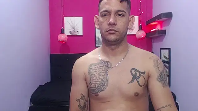 hugecocks hot online show from April 29, 8:04 pm