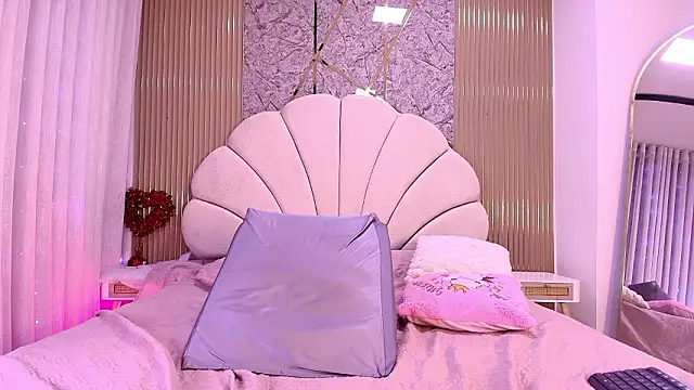 nata luna online show from March 7, 7:19 pm