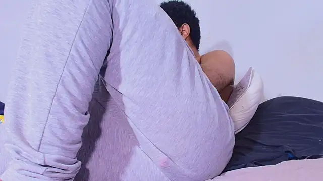 KaelMoreau online show from April 18, 7:07 pm