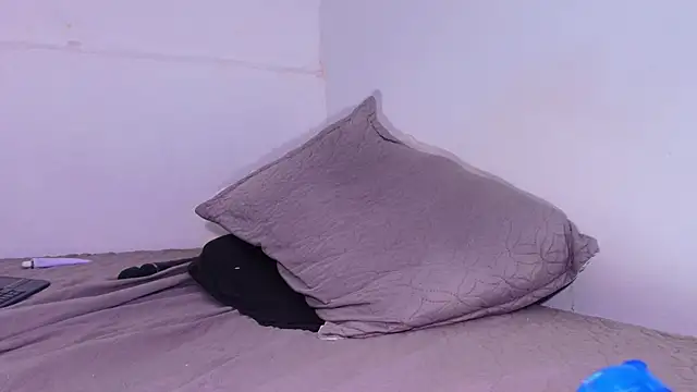 KaelMoreau online show from March 31, 8:16 am