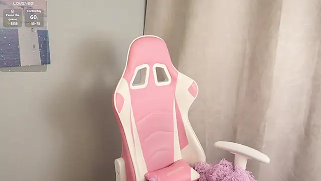 Snapshot of Victoria_Thomsons1 chatting on March 6, 7:03 am Victoria Thomsons1 online show from March 6, 7:03 am