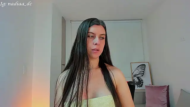 Nadiaa  online show from January 17, 3:34 am