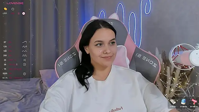 Snapshot of _Sweetie_ chatting on February 18, 4:47 pm Sweetie online show from February 18, 4:47 pm