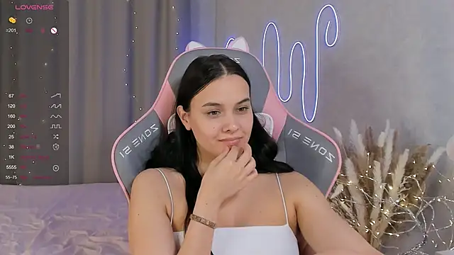 Snapshot of _Sweetie_ chatting on February 20, 4:58 pm Sweetie online show from February 20, 4:58 pm
