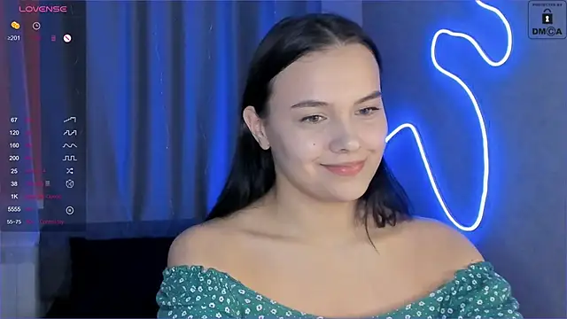 Snapshot of _Sweetie_ chatting on February 4, 12:22 pm Sweetie online show from February 4, 12:22 pm
