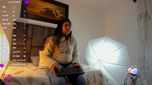 Vahiolet smith online show from February 22, 4:59 am