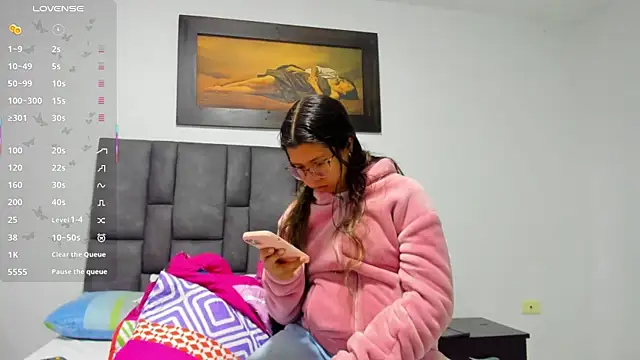 Snapshot of Vahiolet_smith chatting on July 14, 12:22 pm Vahiolet smith online show from July 14, 12:22 pm