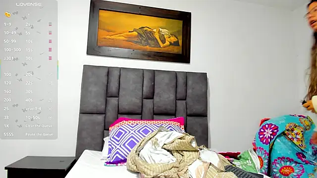 Snapshot of Vahiolet_smith chatting on June 17, 3:06 am Vahiolet smith online show from June 17, 3:06 am