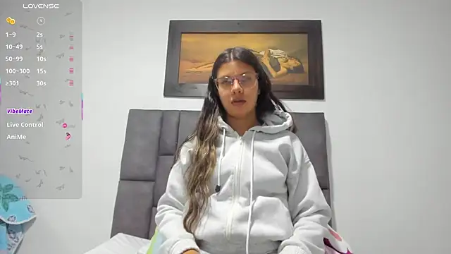 Snapshot of Vahiolet_smith chatting on June 25, 3:04 am Vahiolet smith online show from June 25, 3:04 am
