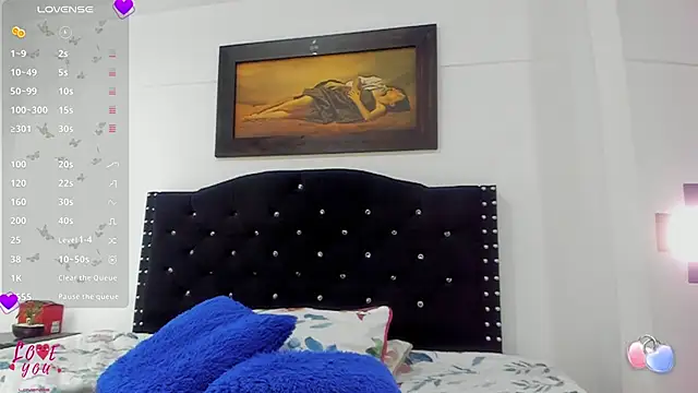 Snapshot of Vahiolet_smith chatting on December 3, 3:18 am Vahiolet smith online show from December 3, 3:18 am