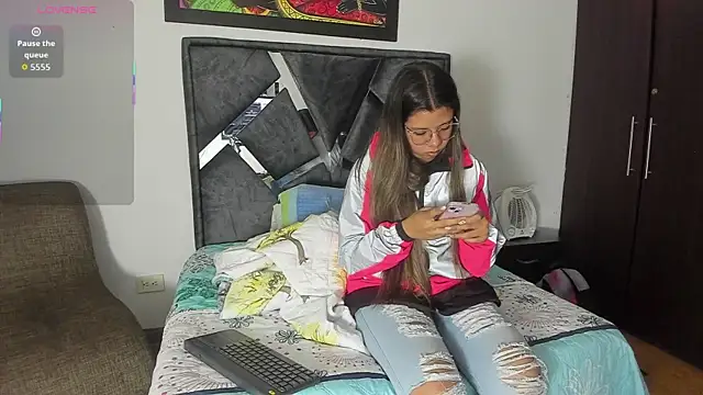 Snapshot of Vahiolet_smith chatting on October 24, 2:10 am Vahiolet smith online show from October 24, 2:10 am