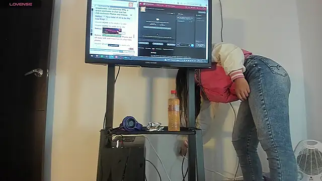 Snapshot of Vahiolet_smith chatting on October 14, 2:01 am Vahiolet smith online show from October 14, 2:01 am