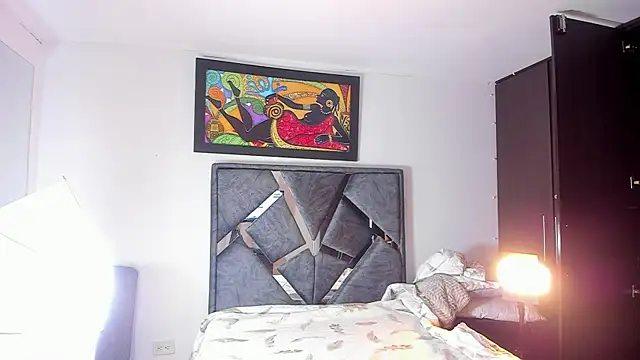 Snapshot of Vahiolet_smith chatting on November 8, 3:32 am Vahiolet smith online show from November 8, 3:32 am