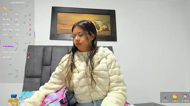 Snapshot of Vahiolet_smith chatting on July 4, 12:32 pm Vahiolet smith online show from July 4, 12:32 pm