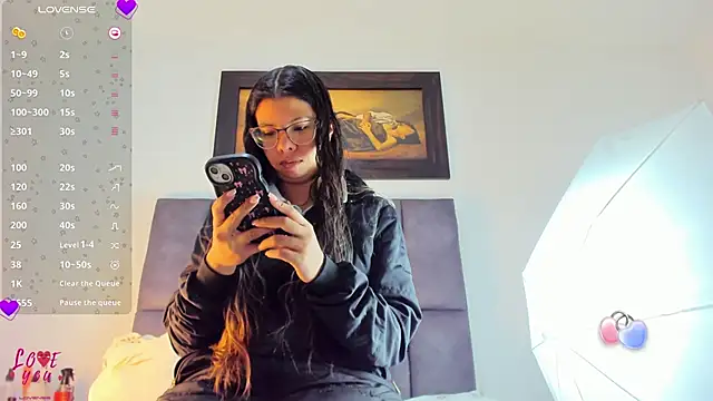 Vahiolet smith online show from March 17, 3:20 am