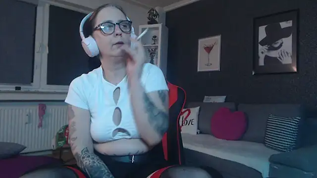 EiskalterEngel74 online show from January 10, 11:18 pm