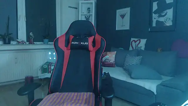 EiskalterEngel74 online show from December 7, 10:45 pm