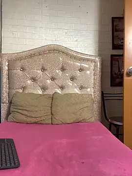 Snapshot of KataleyaStiward chatting on November 11, 12:55 pm KataleyaStiward online show from November 11, 12:55 pm