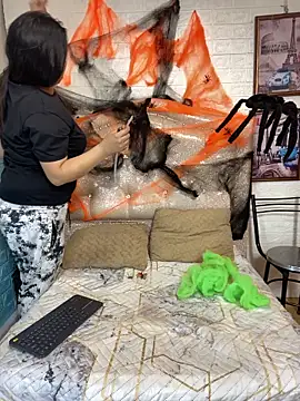 Snapshot of KataleyaStiward chatting on October 24, 1:10 pm KataleyaStiward online show from October 24, 1:10 pm