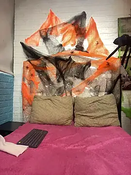 Snapshot of KataleyaStiward chatting on October 28, 12:48 pm KataleyaStiward online show from October 28, 12:48 pm