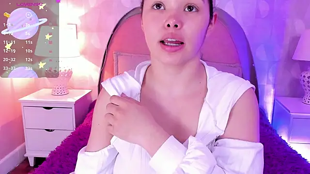 Snapshot of angeline_teen chatting on July 19, 12:13 pm angeline teen online show from July 19, 12:13 pm