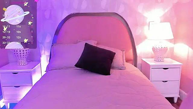 Snapshot of angeline_teen chatting on July 18, 12:25 pm angeline teen online show from July 18, 12:25 pm