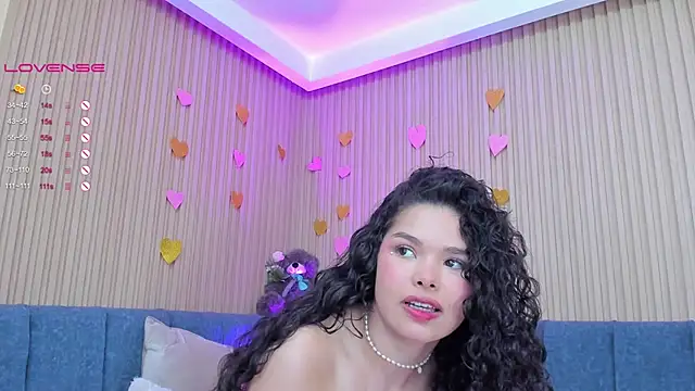 Snapshot of angeline_teen chatting on February 18, 3:10 pm angeline teen online show from February 18, 3:10 pm
