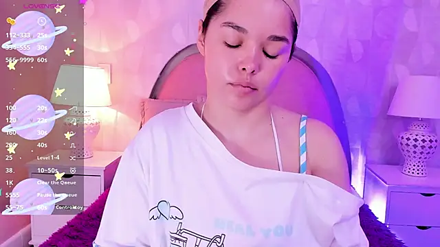 Snapshot of angeline_teen chatting on July 15, 12:34 pm angeline teen online show from July 15, 12:34 pm