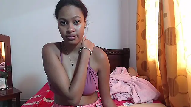 StormiHills online show from January 10, 6:58 pm