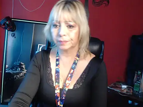 KLOE PIELL online show from March 6, 8:04 pm