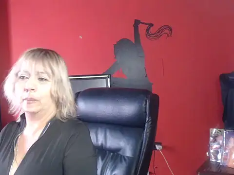 KLOE PIELL online show from March 19, 9:37 pm