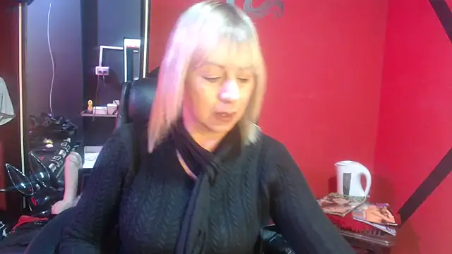 Snapshot of KLOE_PIELL chatting on October 22, 5:34 pm KLOE PIELL online show from October 22, 5:34 pm