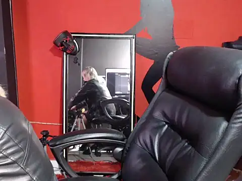 KLOE PIELL online show from March 24, 9:26 pm