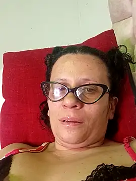 Snapshot of Daneshka_naughty chatting on October 6, 2:02 am Daneshka naughty online show from October 6, 2:02 am