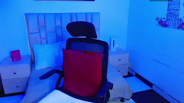 Snapshot of Daneshka_naughty chatting on September 27, 12:50 am Daneshka naughty online show from September 27, 12:50 am