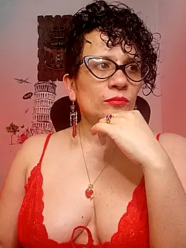 Snapshot of Daneshka_naughty chatting on March 18, 2:18 am Daneshka naughty online show from March 18, 2:18 am